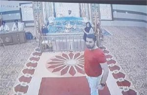 पंजाब में फिर बेअदबी, जूते डालकर-नंगे सिर गुरुद्वारे में घुसा युवक, लोगों ने पकड़ा, पढ़ें