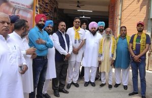 जालंधर लोकसभा उप-चुनाव : बसपा के पंजाब उपाध्यक्ष व अन्य नेताओं समेत बड़ी संख्या में हलके के लोगों ने पकड़ा ‘आप’ का झाड़ू