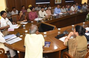 कनाडा में फंसे 700 स्टूडेंट्स के लिए मान सरकार ने किया नया ऐलान, बच्चों को देंगे ये सुविधा, मंत्री धालीवाल ने मीटिंग में लिया फैसला