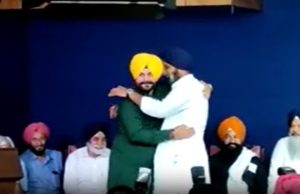 नवजोत सिंह सिद्धू से जफ्फी के बाद बिक्रम सिंह मजीठिया ने किया बड़ा ट्वीट, सिद्धू परिवार को लेकर कही ये बात, पढ़ें