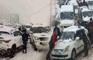 बारिश का कहर : हिमाचल की स्पीति घाटी में फंसे विदेशी समेत 300 पर्यटक, हेलिकॉप्टर से रेस्क्यू शुरू, पढ़ें