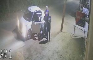 जालंधर : एक्टिवा पर जा रहे गीता मंदिर के पंडित को कार सवार लुटेरों ने लूटा, लुटेरों के साथ थी एक महिला भी