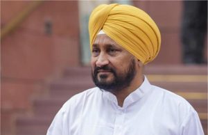 मिल गए “Channi Sahib”!, मीडिया के सामने आते ही Poster वाले BJP नेता को सुनाई खरी-खरी