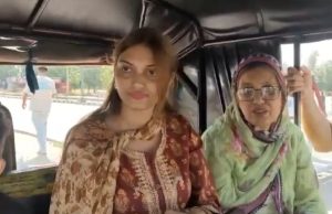 लोगों के लिए भारी पड़ रही जुदाई, Pahalgam हमले के बाद आतंकियों को कोसते हुए छोड़ रहे देश