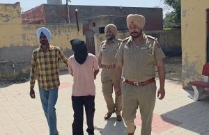 Moga Police ने 1 नशा तस्कर को किया गिरफ्तार, 250 ग्राम हेरोइन और बाइक की जब्त