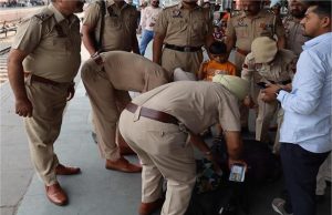 जालंधर Railway Station पर पहुंची GRP व RPF की टीम, यात्रियों में मचा हड़कंप
