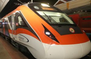 कटरा से श्रीनगर के बीच आज से दौड़ेगी वंदे भारत ट्रेन, यात्रा का समय हुआ आधा