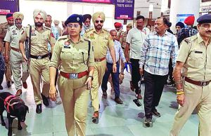 Jalandhar: त्यौहारों के मद्देनजर कमिश्नरेट पुलिस ने रेलवे स्टेशनों पर विशेष अभियान चलाया