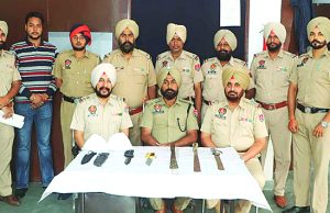 Jalandhar: कमिश्नरेट पुलिस ने दो कुख्यात नशा तस्करों को 150 ग्राम गांजा और 15 लोगों को नशा करते दबोचा