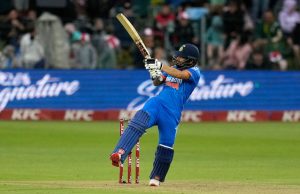Rinku Singh की तूफानी बल्लेबाजी ने की धोनी की बराबरी, अब सिर्फ हार्दिक पांड्या से हैं पीछे