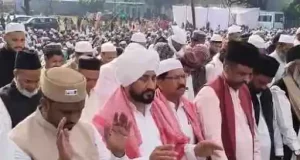 जालंधर में ईदगाह पहुंचे सांसद चन्नी:मुस्लिम लुक में नजर आए, नमाज में हुए शामिल, ईद की दी बधाई, बोले- अल्लाह कांग्रेस की सरकार लाए