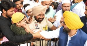 पंजाब CM भगवंत मान मलेरकोटला ईदगाह पहुंचे:मुस्लिम भाईचारे को दी ईद की बधाई, मेडिकल कॉलेज खोलने का ऐलान किया