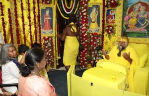 वृंदावन में President Droupadi Murmu ने प्रेमानंद महाराज का लिया आशीर्वाद, जानें क्या हुई खास बातचीत