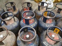 महंगाई की मार! ₹218 तक कॉमर्शियल गैस सिलेंडर के बढ़े दाम, जानें घरेलू Cylinder का क्या रहा हाल