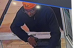 ਸ੍ਰੀ ਹਰਿਮੰਦਰ ਸਾਹਿਬ ’ਚੋਂ ਲੱਖਾਂ ਰੁਪਏ ਚੋਰੀ ਕਰਨ ਵਾਲੇ ਦੀ ਤਸਵੀਰ ਆਈ ਸਾਹਮਣੇ