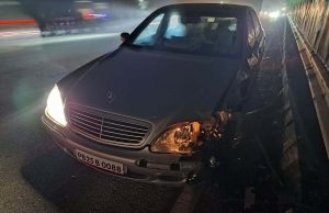 ਤੇਜ਼ ਰਫ਼ਤਾਰ ਮਰਸਿਡੀਜ਼ ਨੇ ਮੋਟਰਸਾਈਕਲ ਨੂੰ ਮਾਰੀ ਟੱਕਰ