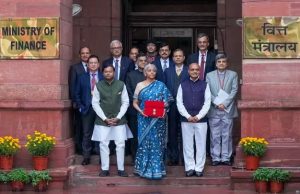 ਵਿੱਤ ਮੰਤਰੀ ਪਹੁੰਚੇ ਰਾਸ਼ਟਰਪਤੀ ਭਵਨ, 11 ਵਜੇ ਬਜਟ ਕਰਨਗੇ ਪੇਸ਼