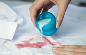 ਇੰਝ ਕਰੋ ਚਿੱਟੇ ਕੱਪੜਿਆਂ ‘ਤੇ ਚਾਹ ਜਾਂ ਕੌਫੀ ਦੇ ਜ਼ਿੱਦੀ ਧੱਬਿਆਂ ਨੂੰ ਸਾਫ