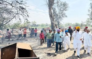 ਪੱਟੀ ’ਚ ਝੁੱਗੀਆਂ ਨੂੰ ਲੱਗੀ ਭਿਆਨਕ ਅੱਗ, 50 ਦੇ ਕਰੀਬ ਝੁੱਗੀਆਂ ਸੜ ਕੇ ਸੁਆਹ ਹੋਈਆਂ