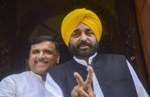 Punjab News: ਭਗਵੰਤ ਮਾਨ, ਸੰਜੇ ਸਿੰਘ ਤੇ ਕੁਲਤਾਰ ਸੰਧਵਾਂ ਵਿਚਕਾਰ ਹੋਈ ਬੰਦ ਕਮਰਾ ਮੀਟਿੰਗ, ਕੈਬਿਨਟ ਵਿਸਥਾਰ ‘ਤੇ ਹੋਈ ਚਰਚਾ