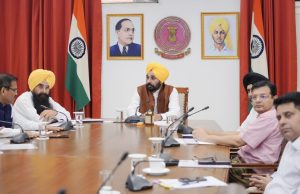 ਐਕਸ਼ਨ ਮੋਡ ‘ਚ ਮੁੱਖ ਮੰਤਰੀ ਮਾਨ, ਪਰਾਲੀ ਪ੍ਰਬੰਧਾਂ ਨੂੰ ਲੈ ਕੇ ਅਫ਼ਸਰਾਂ ਨਾਲ ਕੀਤੀ ਅਹਿਮ ਮੀਟਿੰਗ ਕੀਤੀ, DCs ਨੂੰ ਜਾਰੀ ਕੀਤੇ ਹੁਕਮ