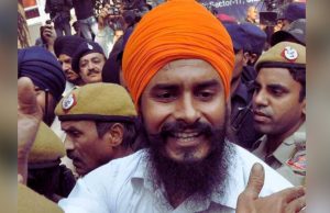 ਸਾਬਕਾ ਮੁੱਖ ਮੰਤਰੀ ਦਾ ਕਾਤਲ ਹਵਾਰਾ ਪਹੁੰਚਿਆ ਸੁਪਰੀਮ ਕੋਰਟ, ਪੰਜਾਬ ਦੀ ਜੇਲ੍ਹ ਚ ਸ਼ਿਫਟ ਕਰਨ ਦੀ ਮੰਗ, ਕੇਂਦਰ ਅਤੇ ਪੰਜਾਬ ਸਰਕਾਰ ਨੂੰ ਨੋਟਿਸ