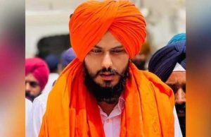 ਕੋਈ ਵੀ ਸਿਆਸੀ ਪਾਰਟੀ ਹੱਲ ਨਹੀਂ ਕਰ ਸਕੀ ਪੰਥਕ ਮੁੱਦੇ, ਅਸੀਂ ਛੇਤੀ ਕਰਾਂਗੇ ਪਾਰਟੀ ਦਾ ਐਲਾਨ, ਅੰਮ੍ਰਿਤਪਾਲ ਨੇ ਪਿਤਾ ਦੇ ਐਲਾਨ ‘ਤੇ ਲਗਾਈ ਮੋਹਰ