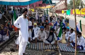 Punjab News : ਕਿਸਾਨਾਂ ਨੇ 35 ਥਾਵਾਂ ‘ਤੇ ਰੇਲ ਪਟੜੀਆਂ ‘ਤੇ ਬੈਠ ਕੇ ਕੀਤਾ ਪ੍ਰਦਰਸ਼ਨ, ਕਈ ਰੇਲਾਂ ਪ੍ਰਭਾਵਿਤ, ਜਾਣੋ ਕੀ ਹਨ ਮੰਗਾਂ