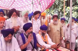 ਸਰਵਣ ਸਿੰਘ ਪੰਧੇਰ ਨੇ ਕੰਗਨਾ ਤੇ ਬਿੱਟੂ ‘ਤੇ ਸਾਧਿਆ ਨਿਸ਼ਾਨਾ, ਕਿਹਾ- ਕਿਸਾਨਾਂ ਨੂੰ ਬਦਨਾਮ ਕਰਨ ਦੀ ਕਰ ਰਹੇ ਸਾਜ਼ਿਸ਼