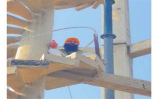 Barnala News : ਸਰਪੰਚੀ ਲਈ ਭਰੇ ਨਾਮਜ਼ਦਗੀ ਫ਼ਾਰਮ ਹੋਏ ਰੱਦ, ਉਮੀਦਵਾਰ ਪੈਟਰੋਲ ਲੈ ਕੇ ਟੈਂਕੀ ’ਤੇ ਚੜ੍ਹਿਆ