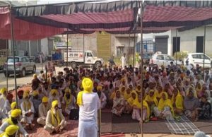 26 ਟੋਲ ਪਲਾਜ਼ਿਆਂ ਤੇ 25 ਸਿਆਸੀ ਆਗੂਆਂ ਦੇ ਘਰਾਂ/ਦਫ਼ਤਰਾਂ ਅੱਗੇ ਮੋਰਚੇ, ਸਰਕਾਰੀ ਐਲਾਨ ਅਮਲੀ ਰੂਪ ’ਚ ਲਾਗੂ ਹੋਣ ਤੱਕ ਦਿਨ-ਰਾਤ ਰਹਿਣਗੇ ਜਾਰੀ