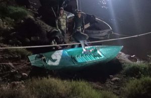 ਸਰਹੱਦ ਨੇੜੇ ਨਾਲੇ ‘ਚ ਮਿਲੀ ਪਾਕਿਸਤਾਨੀ ਕਿਸ਼ਤੀ, ਬੀਐਸਐਫ ਅਤੇ ਪੁਲਿਸ ਵੱਲੋ ਇਲਾਕੇ ‘ਚ ਸਰਚ ਅਭਿਆਨ