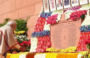 Parliament Attack ਦੇ ਸ਼ਹੀਦਾਂ ਨੂੰ PM Modi ਨੇ ਦਿੱਤੀ ਸ਼ਰਧਾਂਜਲੀ, Kharge ਤੇ Kejriwal ਨੇ ਵੀ ਕੀਤਾ ਯਾਦ