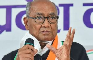 ਅਧਿਕਾਰੀਆਂ ਦੀ ਹੋਣੀ ਚਾਹੀਦੀ ਹੈ ਜਾਂਚ…ਦਿਗਵਿਜੇ ਨੇ ਧੱਕਾ-ਮੁੱਕੀ ਮਾਮਲੇ ‘ਚ ਸੁਰੱਖਿਆ ‘ਤੇ ਉਠਾਏ ਸਵਾਲ