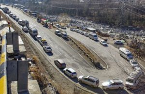 ਬਰਫਬਾਰੀ ‘ਚ ਫਸੇ ਹਜ਼ਾਰਾਂ ਵਾਹਨ, Manali-ਸੋਲਾਂਗਨਾਲਾ ਰੋਡ ‘ਤੇ 6 ਕਿਲੋਮੀਟਰ ਲੰਬਾ ਜਾਮ