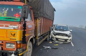 Gurdaspur ਚ ਸੜਕ ਹਾਦਸਾ, ਵਾਲ ਵਾਲ ਬਚਿਆ ਫੌਜੀ ਦਾ ਪਰਿਵਾਰ