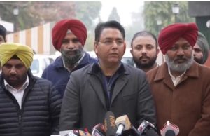 Governor ਨੂੰ ਮਿਲਿਆ AAP ਦਾ ਵਫ਼ਦ, ਚੀਮਾ ਬੋਲੇ- Punjab ਨਾਲ ਹੋ ਰਿਹਾ ਮਤਰੇਈ ਮਾਂ ਵਾਲਾ ਸਲੂਕ