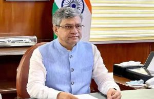 ਕੇਂਦਰੀ ਕਰਮਚਾਰੀਆਂ ਨੂੰ ਸਰਕਾਰ ਦਾ ਤੋਹਫ਼ਾ, ਅਗਲੇ ਸਾਲ ਤੋਂ ਲਾਗੂ ਹੋਵੇਗਾ 8ਵਾਂ ਪੇ ਕਮਿਸ਼ਨ