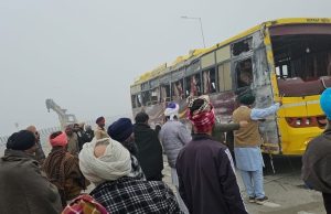 Barnala ਤੇ Bathinda ਵਿੱਚ ਪਲਟੀ ਕਿਸਾਨਾਂ ਦੀ ਬੱਸ, ਧੁੰਦ ਕਾਰਨ ਵਾਪਰੇ ਸੜਕ ਹਾਦਸੇ