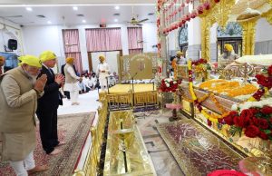 New Zealand ਦੇ PM ਨਾਲ ਗੁਰੂਦੁਆਰਾ ਰਕਾਬ ਗੰਜ ਸਾਹਿਬ ਪਹੁੰਚੇ ਮੋਦੀ, ਰੁਮਾਲਾ ਸਾਹਿਬ ਕੀਤਾ ਭੇਂਟ