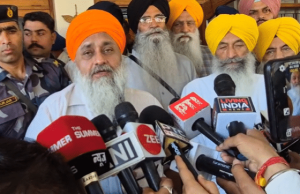 ਅਸਤੀਫਾ ਵਾਪਿਸ ਲੈਣ ਲਈ ਤਿਆਰ ਹੋਏ ਧਾਮੀ, ਸੁਖਬੀਰ ਬਾਦਲ ਸਮੇਤ ਹੋਰ ਮੈਂਬਰ ਪਹੁੰਚੇ ਘਰ