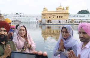 ਕ੍ਰਿਕਟਰ ਹਰਭਜਨ ਸਿੰਘ ਪਰਿਵਾਰ ਸਮੇਤ ਪਹੁੰਚੇ ਦਰਬਾਰ ਸਾਹਿਬ, ਗੀਤਾ ਬਸਰਾ ਦੀ ਫ਼ਿਲਮ ਮਿਹਰ ਲਈ ਕੀਤੀ ਅਰਦਾਸ