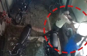 ਦਰਬਾਰ ਸਾਹਿਬ ਨੇੜੇ ਹੋਟਲ ‘ਚ ਚੱਲੀਆਂ ਗੋਲੀਆਂ, ਨੌਜਵਾਨ ‘ਤੇ ਤੇਜ਼ਧਾਰ ਹਥਿਆਰ ਨਾਲ ਹਮਲਾ; ਦਹਿਸ਼ਤ ਦਾ ਮਾਹੌਲ