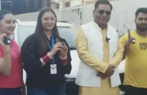 Diwali ‘ਤੇ ਸਟਾਫ ਨੂੰ ਗਿਫ਼ਟ ਕੀਤੀਆਂ 51 ਲਗਜ਼ਰੀ ਕਾਰਾਂ, ਫਾਰਮਾ ਕੰਪਨੀ ਦੇ ਮਾਲਕ ਨੇ ਸੌਂਪੀਆਂ ਚਾਬੀਆਂ