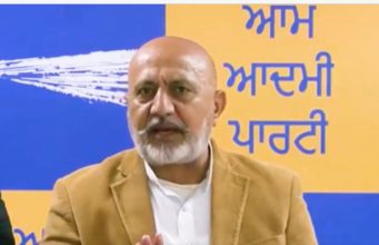 ਗੈਂਗਸਟਰਵਾਦ ਦੇ ਮੁੱਦੇ ‘ਤੇ ‘ਆਪ’ ਦਾ ਵੱਡਾ ਹਮਲਾ, Pannu ਨੇ Sukhbir Badal ਤੇ ਧਾਮੀ ਦੀਆਂ ਤਸਵੀਰਾਂ ਜਾਰੀ ਕਰਕੇ ਪੁੱਛੇ ਤਿੱਖੇ ਸਵਾਲ