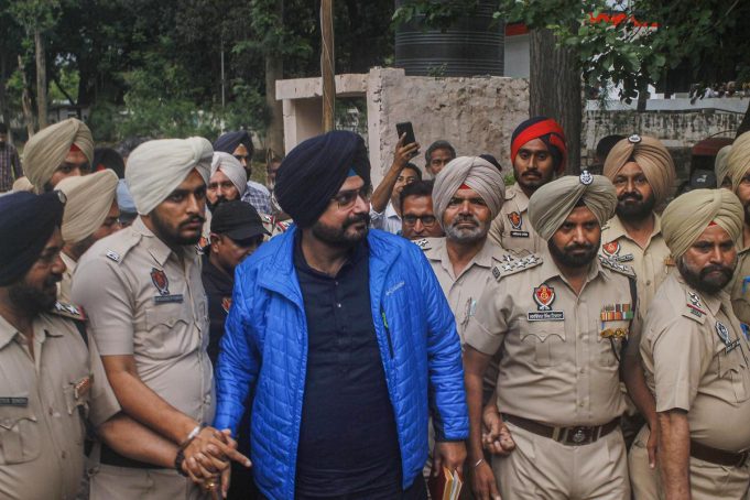 ‘पहले एक सिद्धू मरवा दिया अब दूसरा भी मरवा दो, मैं नहीं डरता’, सिक्योरिटी कम होने पर नवजोत सिंह सिद्धू का बड़ा बयान