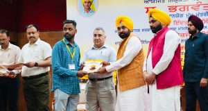पंजाब सरकार में नौकरी मिलने पर युवक ने कहा- दिव्यांग होने के बावजूद मैं अपने परिवार का सहारा बन सकूंगा