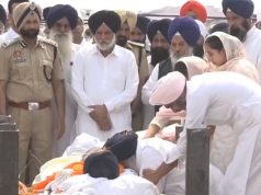 सरकारी सम्मान के साथ किया गया परकाश सिंह बादल का अंतिम संस्कार, पिता के शव के साथ लिपटकर रोए सुखबीर बादल, देखें तस्वीर