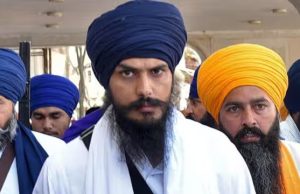 बड़ी खबर : अमृतपाल सिंह ने टेके घुटने, पंजाब पुलिस के समक्ष किया सरेंडर, 18 मार्च से चल रहा था फरार, पढ़ें