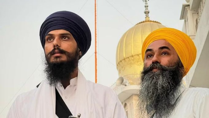 बड़ी खबर : अमृतपाल सिंह के साथी पपलप्रीत को पंजाब पुलिस ने किया गिरफ्तार : सूत्र